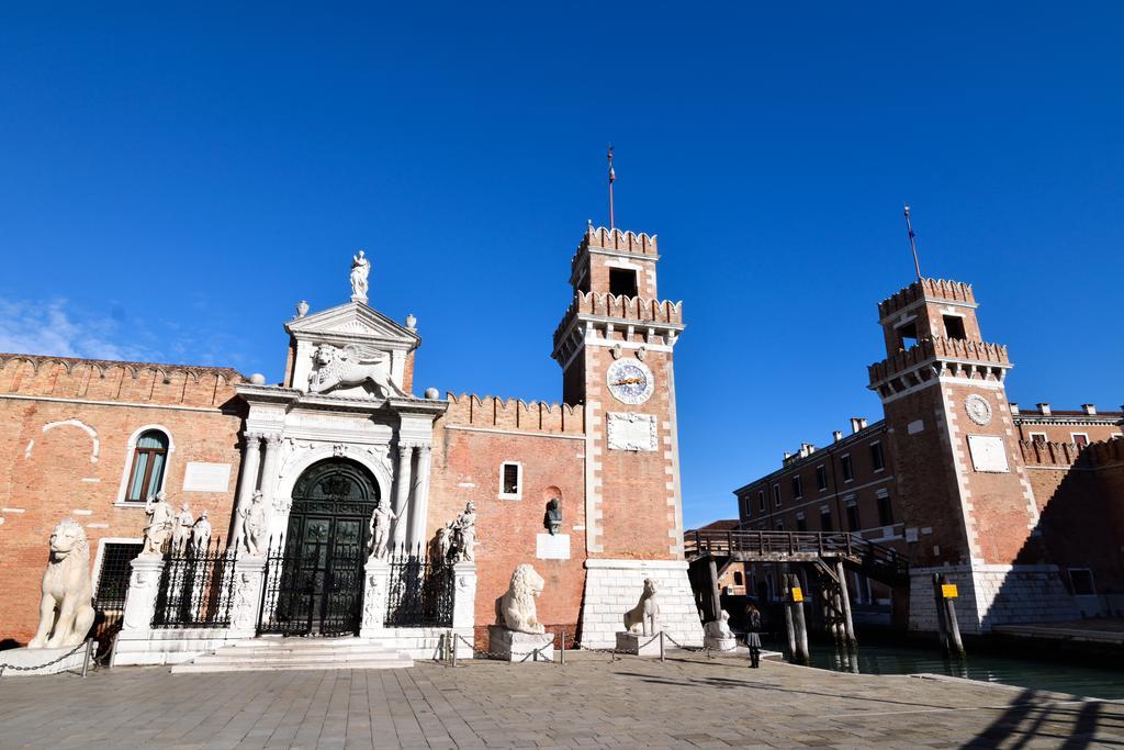 Venice Life Номер фото